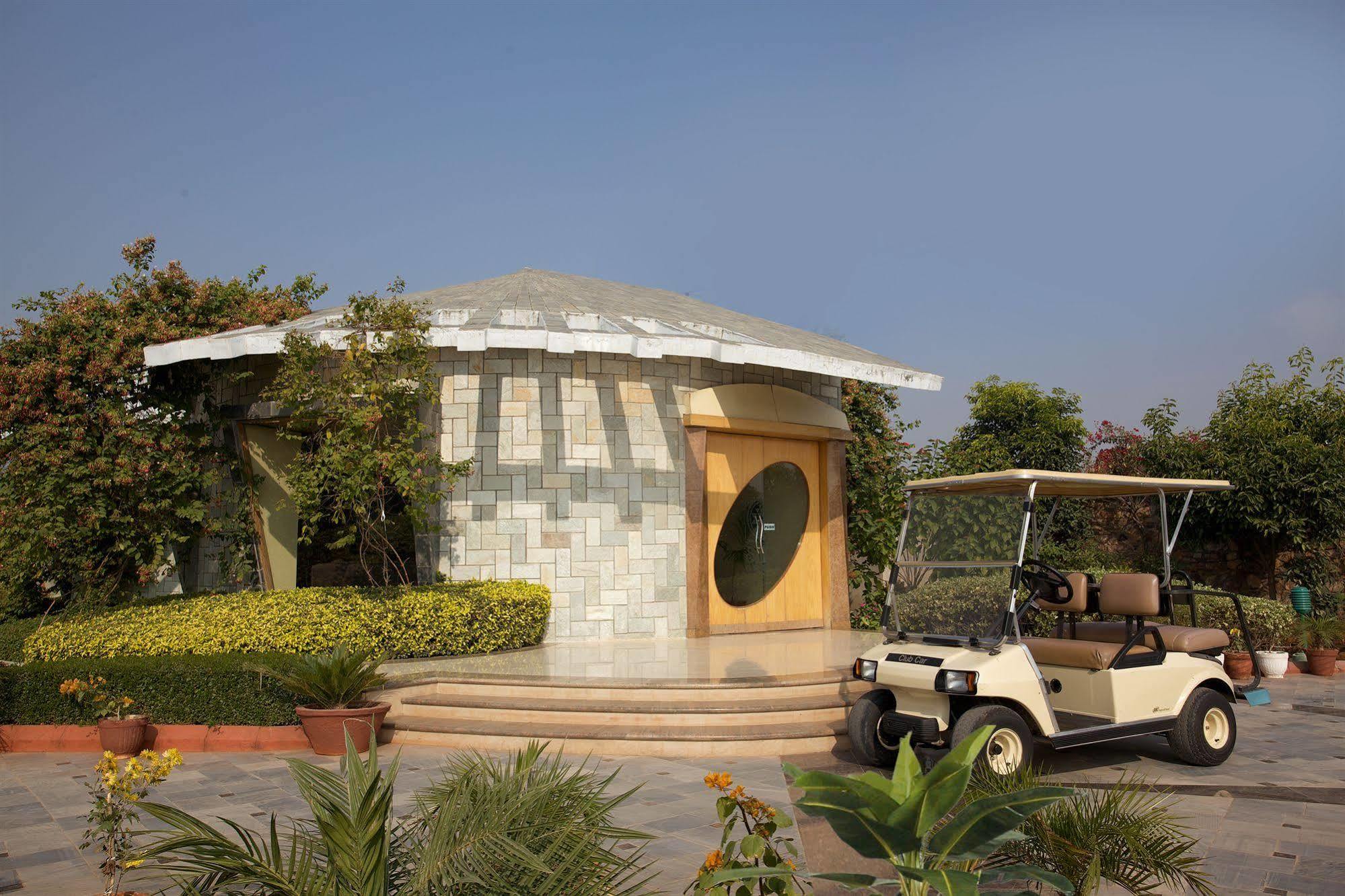 Shri Radha Brij Vasundhara Resort & Spa Govardhan Buitenkant foto