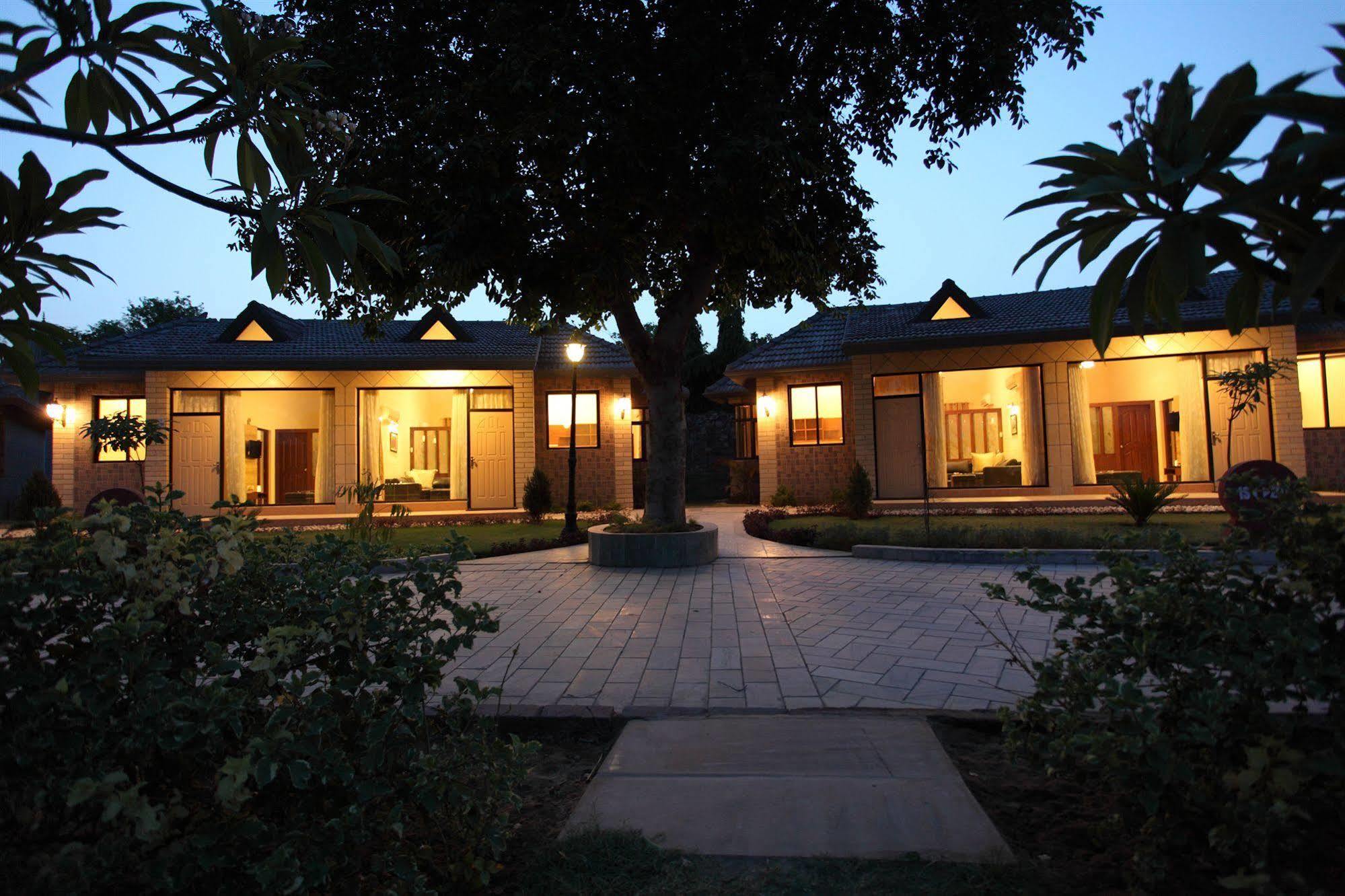 Shri Radha Brij Vasundhara Resort & Spa Govardhan Buitenkant foto