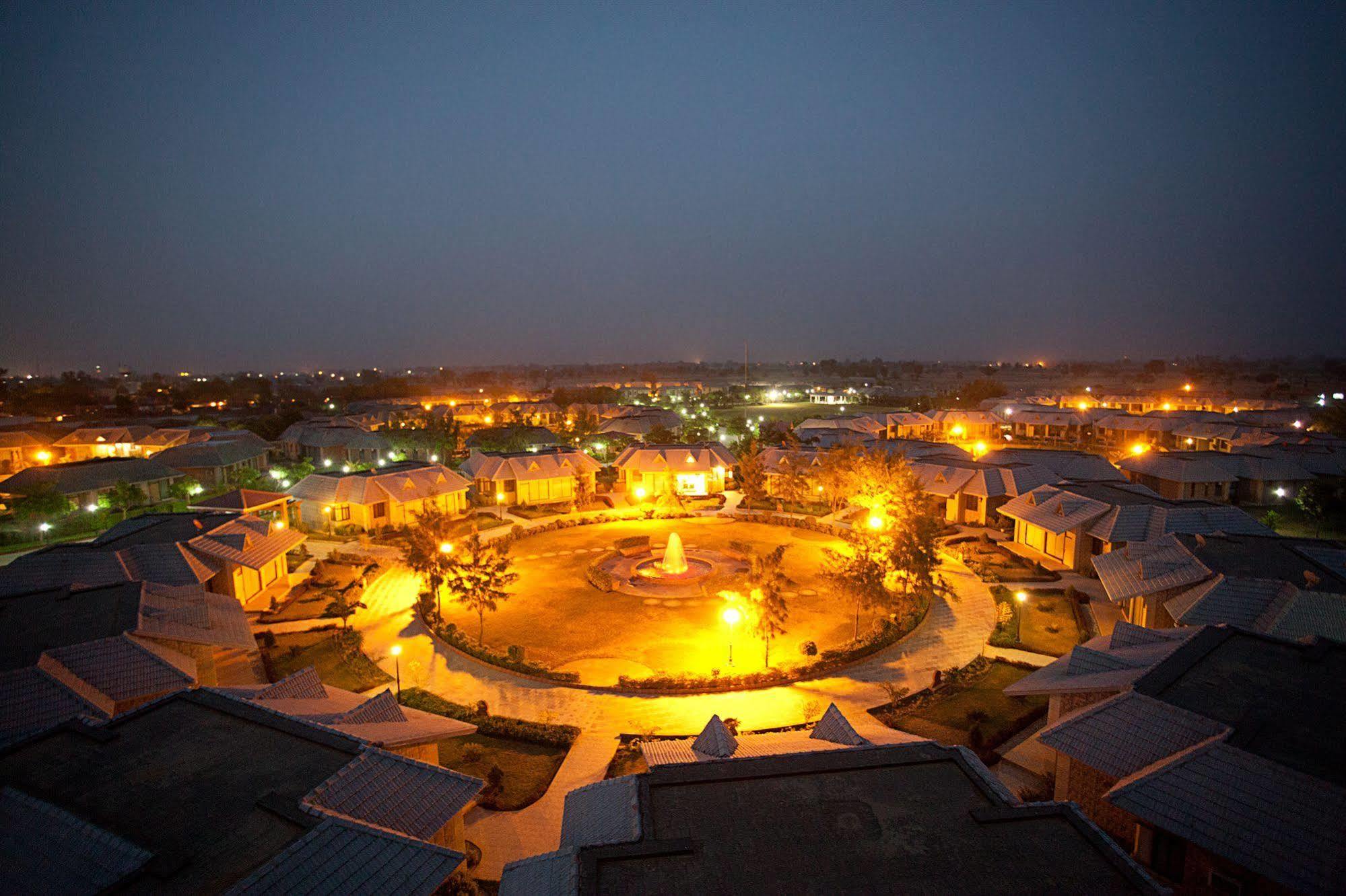 Shri Radha Brij Vasundhara Resort & Spa Govardhan Buitenkant foto