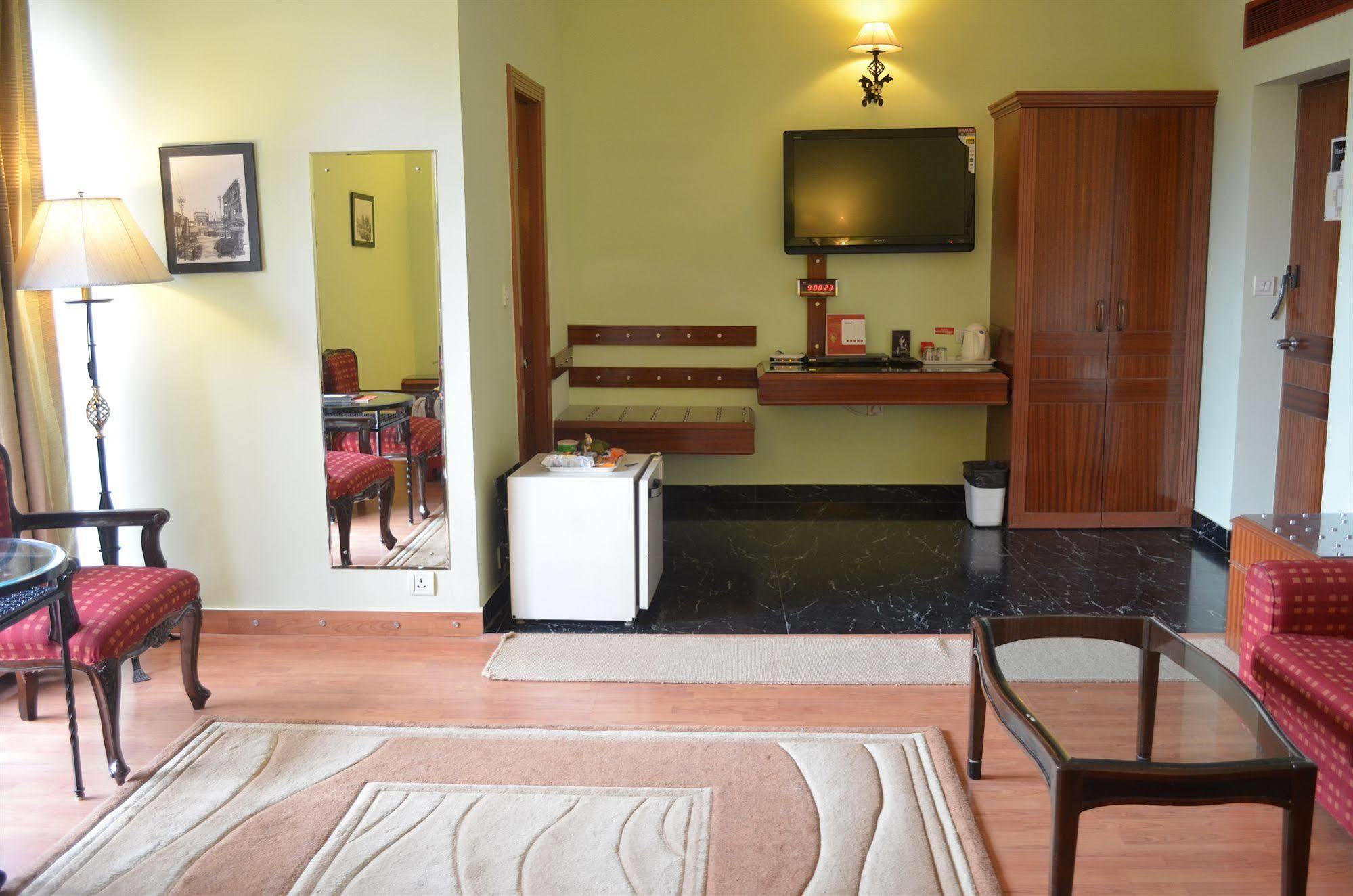 Shri Radha Brij Vasundhara Resort & Spa Govardhan Buitenkant foto
