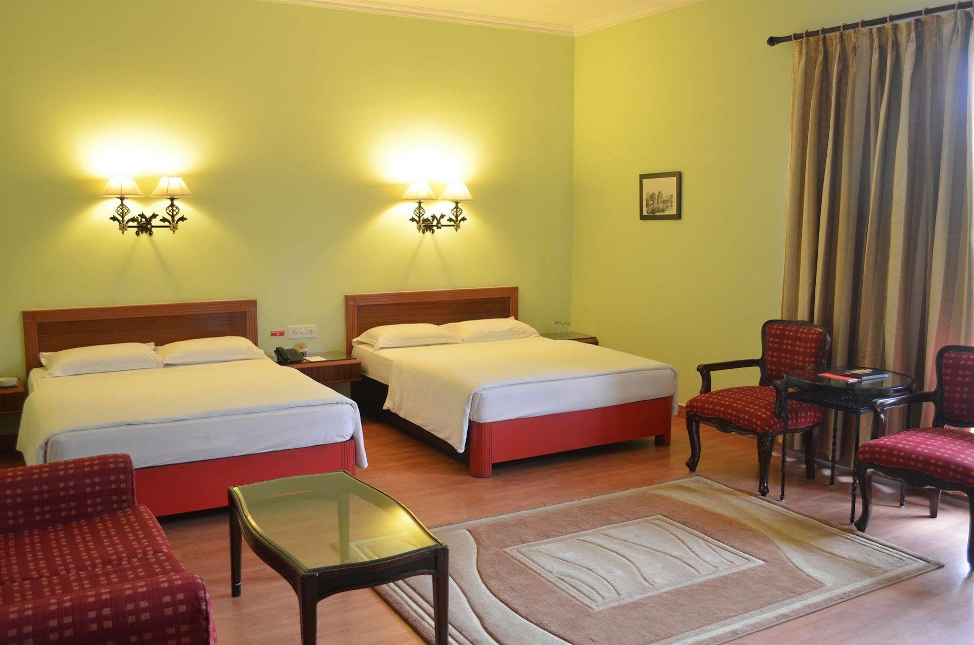 Shri Radha Brij Vasundhara Resort & Spa Govardhan Buitenkant foto