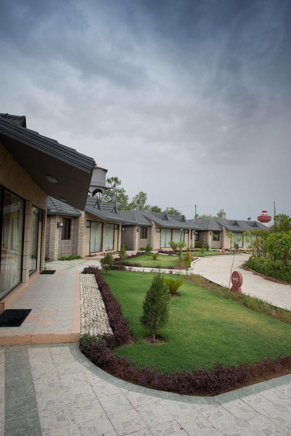 Shri Radha Brij Vasundhara Resort & Spa Govardhan Buitenkant foto