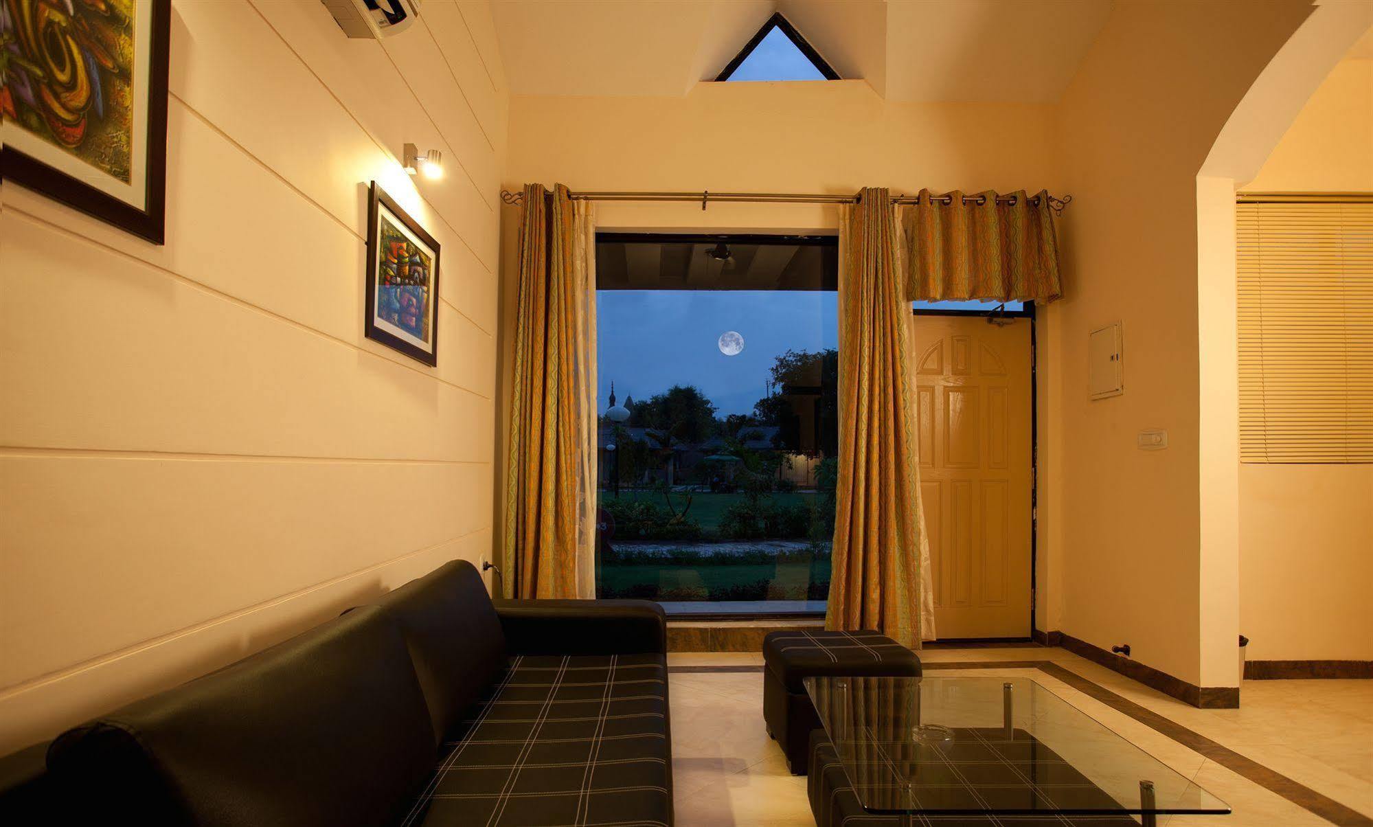 Shri Radha Brij Vasundhara Resort & Spa Govardhan Buitenkant foto