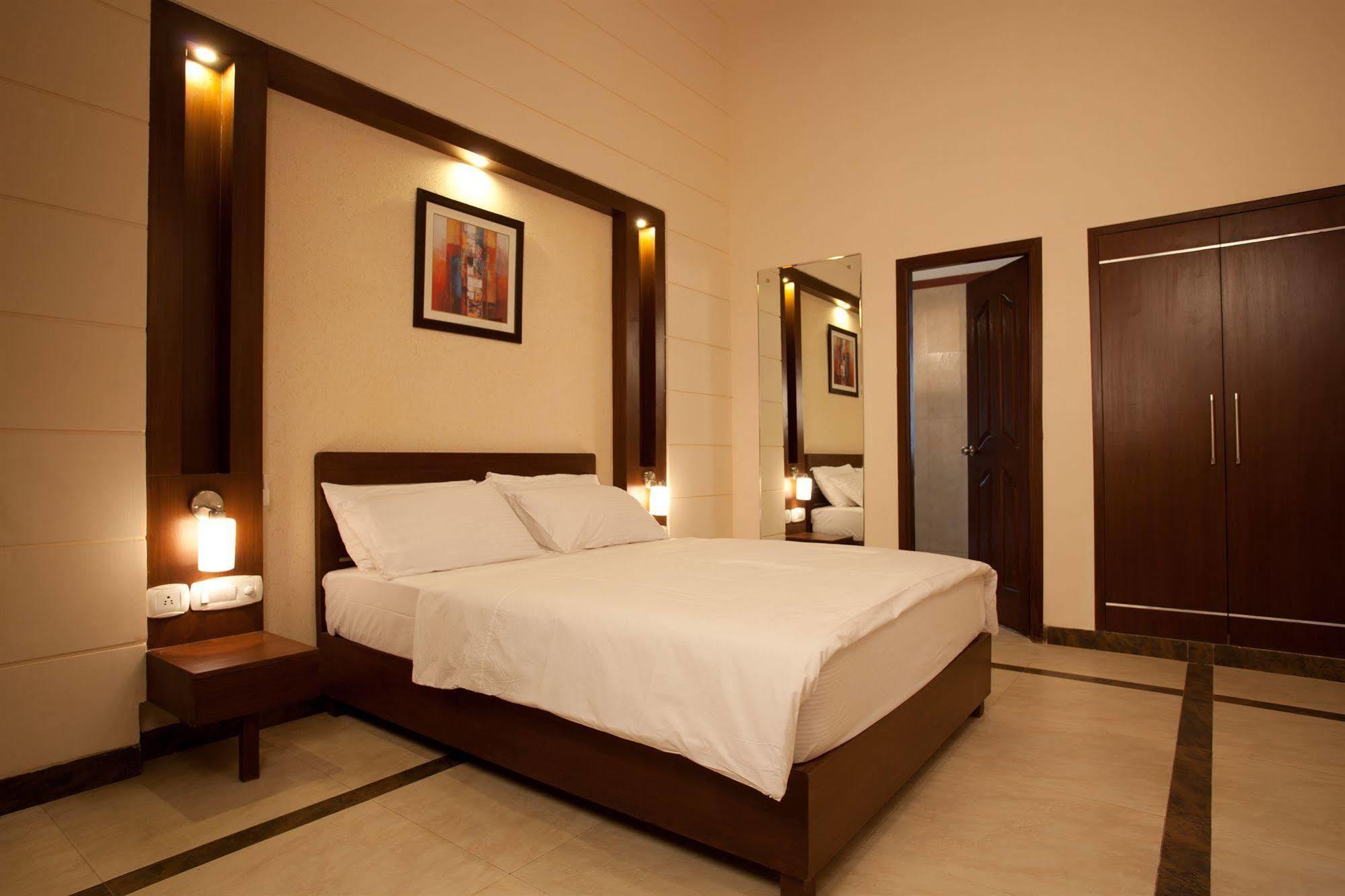 Shri Radha Brij Vasundhara Resort & Spa Govardhan Buitenkant foto