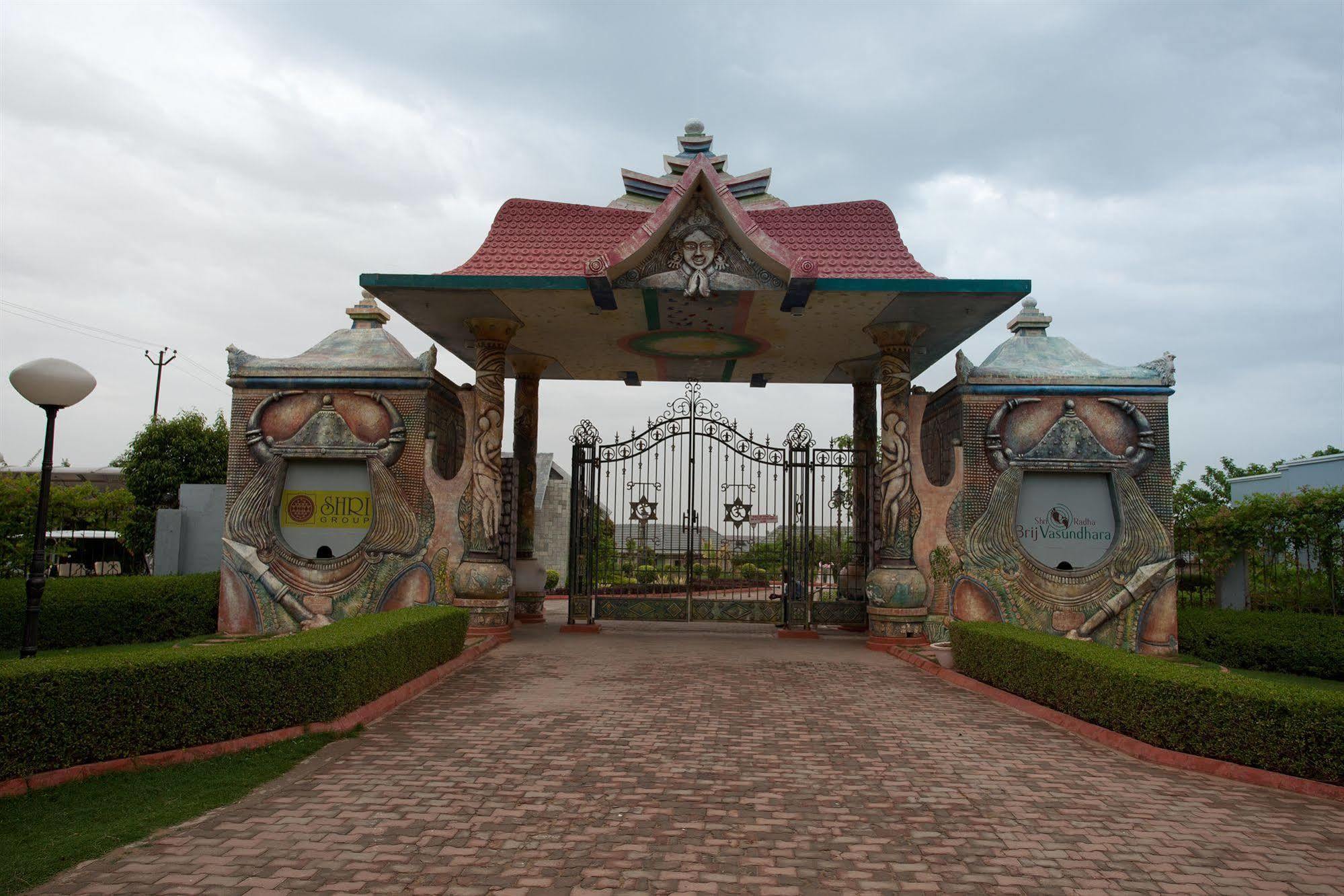 Shri Radha Brij Vasundhara Resort & Spa Govardhan Buitenkant foto