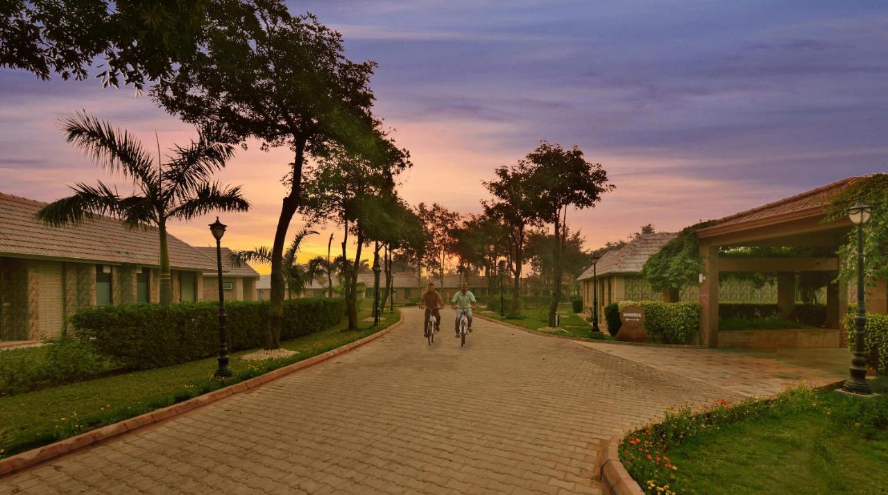 Shri Radha Brij Vasundhara Resort & Spa Govardhan Buitenkant foto
