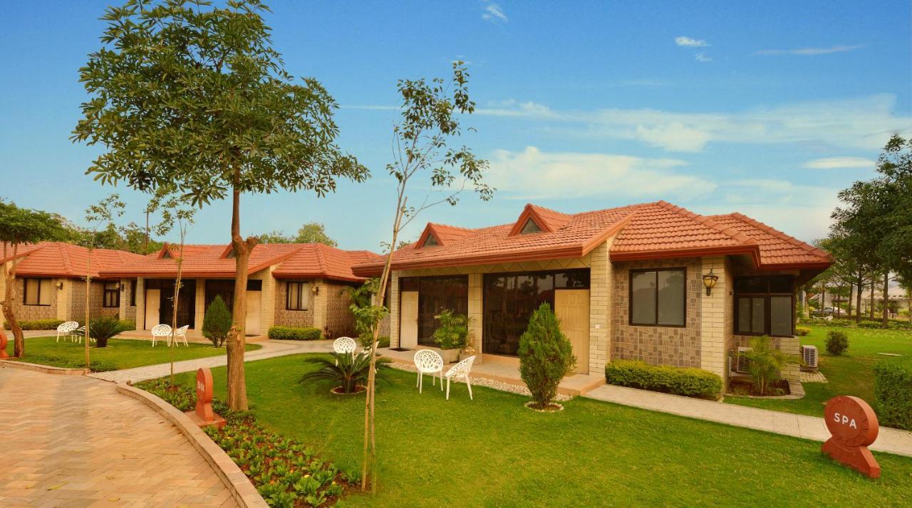 Shri Radha Brij Vasundhara Resort & Spa Govardhan Buitenkant foto