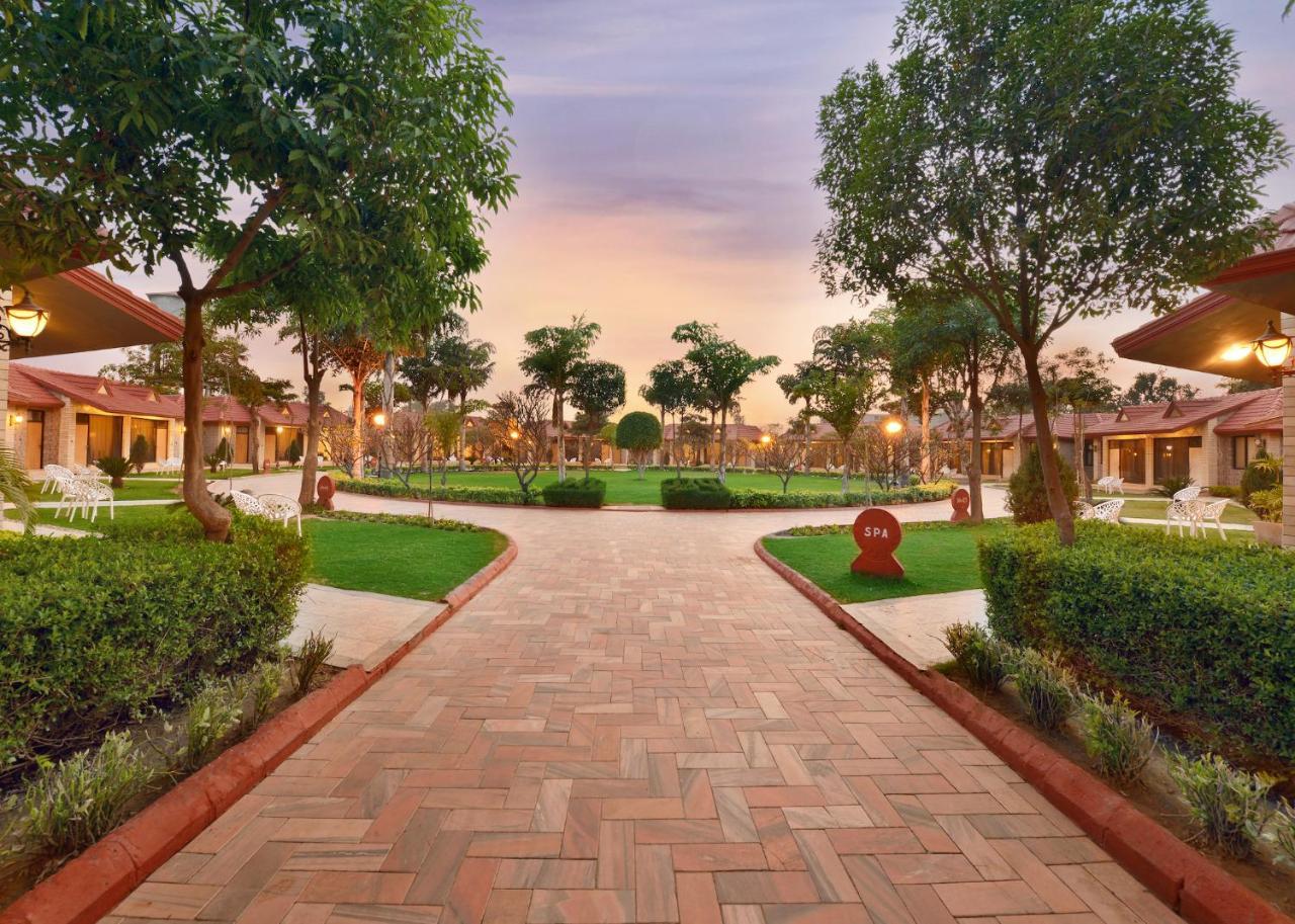 Shri Radha Brij Vasundhara Resort & Spa Govardhan Buitenkant foto